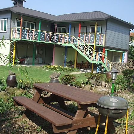 Вилла Jeju Myung House Согвипхо Экстерьер фото