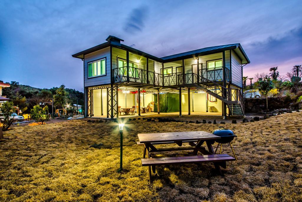 Вилла Jeju Myung House Согвипхо Экстерьер фото